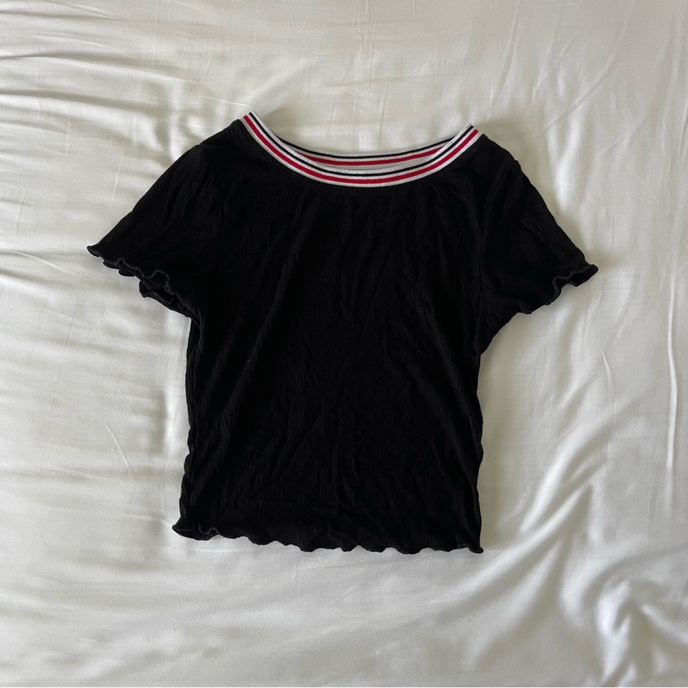 ribbed cropped tee with lettuce hem